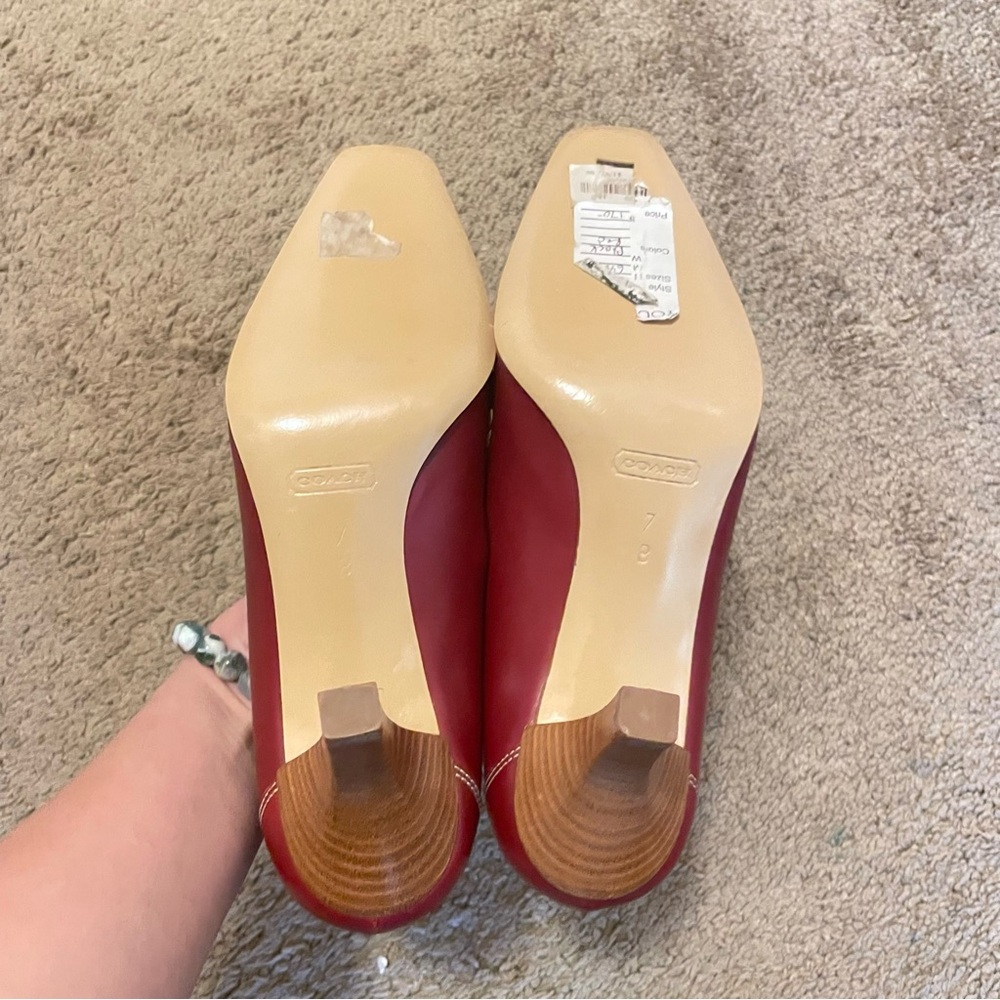 Coach Cicely Heel Loafers Womens Size 7 B Cherry Red Leather Stacked 2 3/4 Heel - Picture 4 of 6